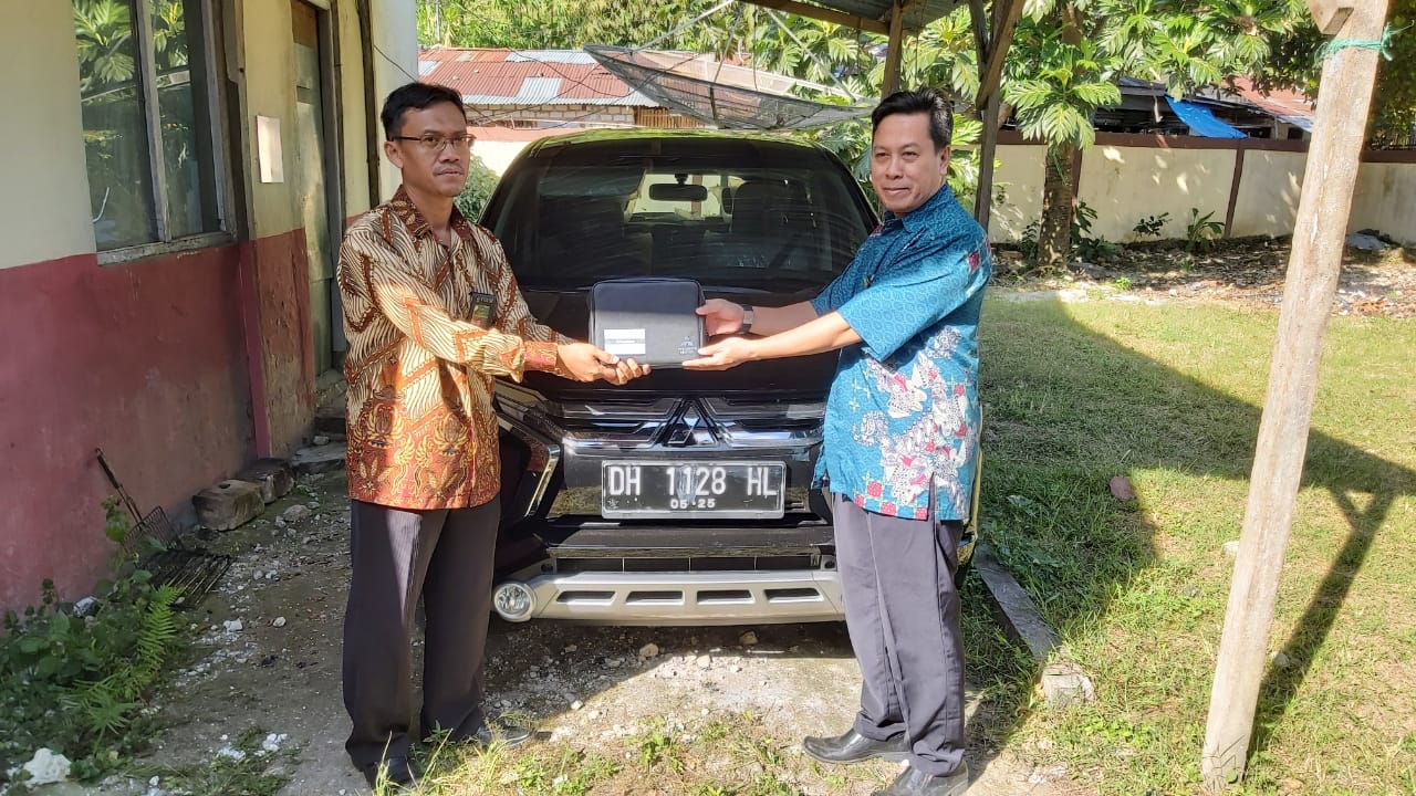 Serah Terima Mobil Operasional Baru Pengadilan Agama Waikabubak
